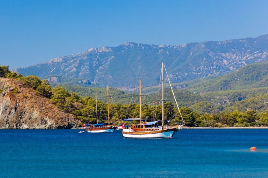 Relaxing Boat Trip with Lunch and Drinks - Weighing the Value