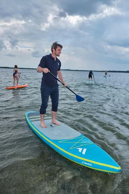 Rent a stand-up-paddling board - The Sum Up