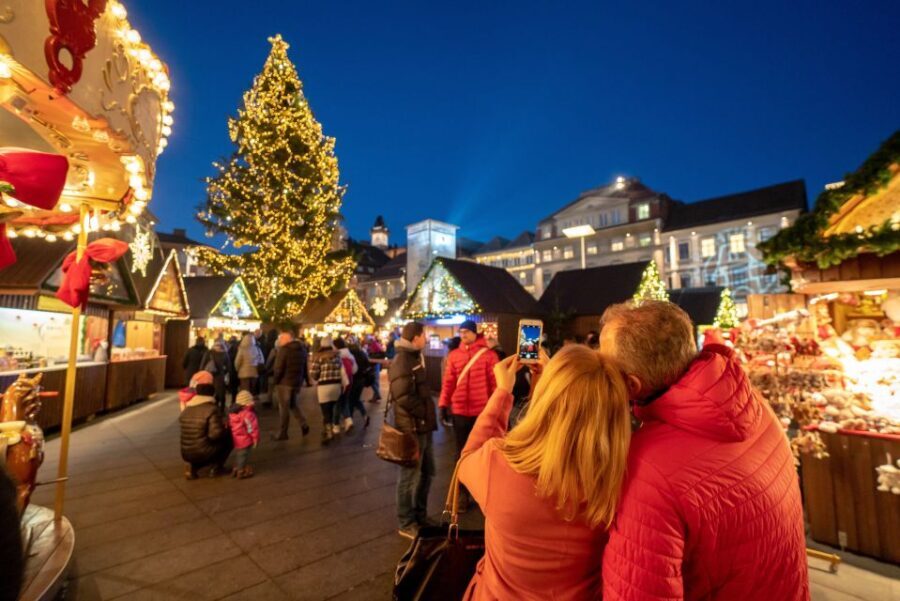 Reykjanesbær: Christmas Magic Walking Tour - A Walk Through Iceland’s Christmas Charm