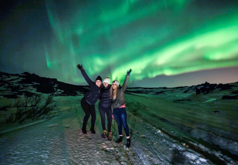 Reykjavik: Evening Lava Tunnel and Northern Lights Hunt - Exploring the Lava Cave: A Geological Adventure