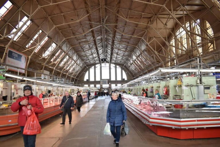Riga: Central Market Latvian Food Tour - Analyzing the Value