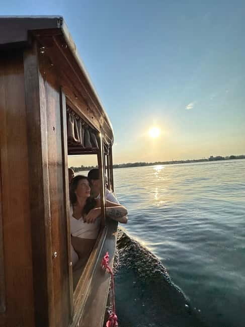 Riga: Evening or Sunset Boat Tour with Welcome Drink