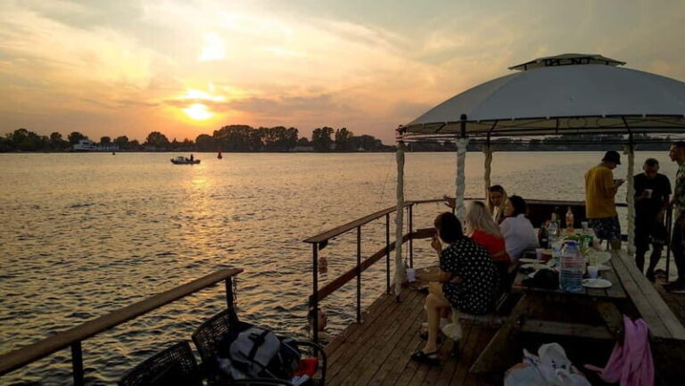 Riga: Floating Grill Terrace - An overview of the Floating Grill Terrace Experience