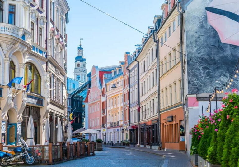 Riga Old Town, C Market & Art Nouveau Guided Walking Tour - The Value & Who This Tour Is Best For
