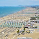 Rimini: Beach umbrella, drink and Jacuzzi at 26 TikiBeach - Who Will Love This Experience?