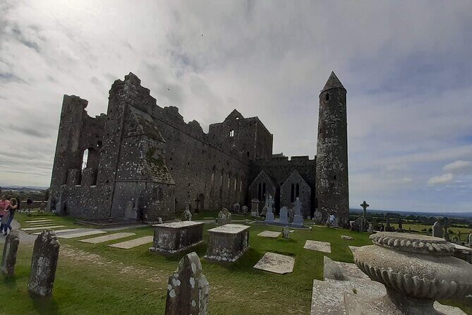 Rock of Cashel, Cahir & Blarney Castle Tour from Dublin - FAQ