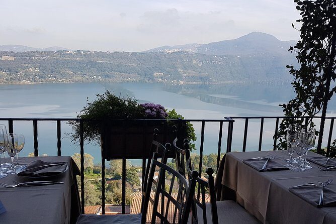 Roman Countryside: Wine and Food Tasting, Semi-Private Day Tour - Exploring Castel Gandolfo: The Pope’s Summer Retreat