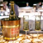 Romantic Deluxe Lunch or Dinner in Oia with VIP Private Transportation - Detailed Breakdown of the Experience