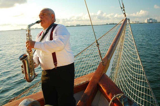 Romantic Dinner on a Spanish Galeon in Cancun - Who is This Tour Best for?