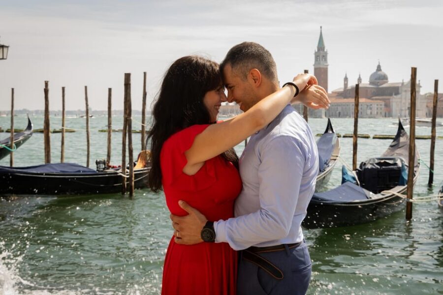 Romantic Photoshoot Experience for Couples in Venice - Practical Details That Matter