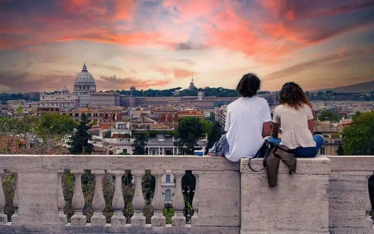 Rome after Sunrise: Visit famous landmarks at the best time - A Close Look at the Sunrise Tour Experience