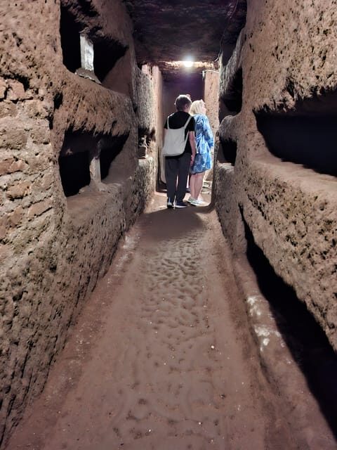 Rome: Catacombs Express ENGLISH Guided Tour - SKIP THE LINE - Exploring Rome’s Ancient Christian Burial Sites