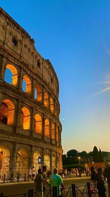 Rome Illuminated. Night Tour in Van - A Deep Dive into the Rome Illuminated Night Tour