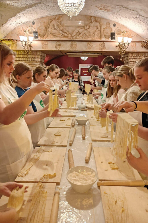 Rome: Pasta & Tiramisu Cooking Class near the Spanish Steps - An In-Depth Look at the Rome Pasta & Tiramisu Cooking Class