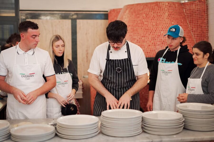 Rome: Pizza and Tiramisu Cooking Class in Piazza Navona - Who will love this experience?