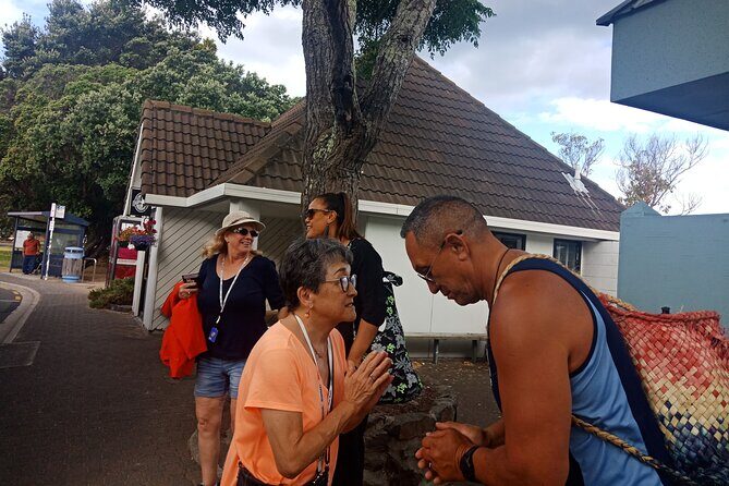Rotorua via Kiwi/lakes country & a visit to iconic Whakarewarewa - Authentic Experiences That Shine