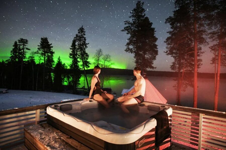 Rovaniemi: Northern Lights Trip with Arctic Sauna & Jacuzzi - Practical Considerations