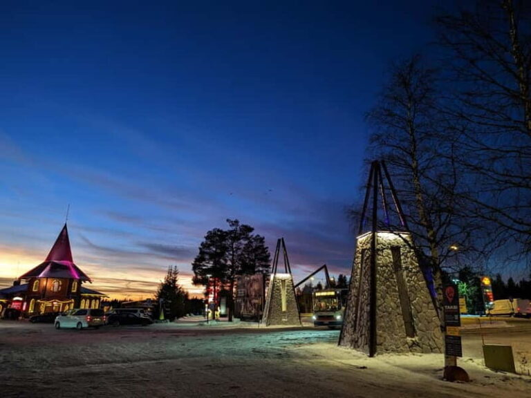 Rovaniemi:Santa Claus Village Guided Tour with Santa's gift - The Sum Up