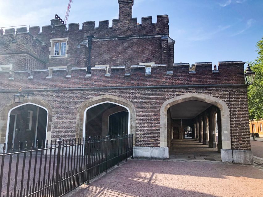 Royal London: Tudors & Stuarts Walking Tour - The Experience in Detail