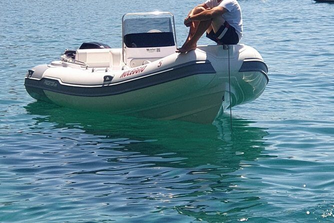 Rubber dinghy to rent Predator 599 40CV (Without License) - Final Thoughts: Why Rent a Dinghy in Sperlonga?