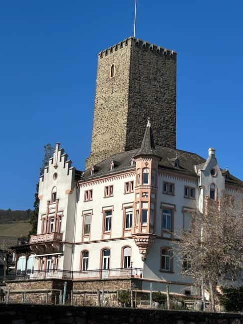 Rüdesheim: city tour with music and wine and Rüdesheim coffee - Authenticity and Value