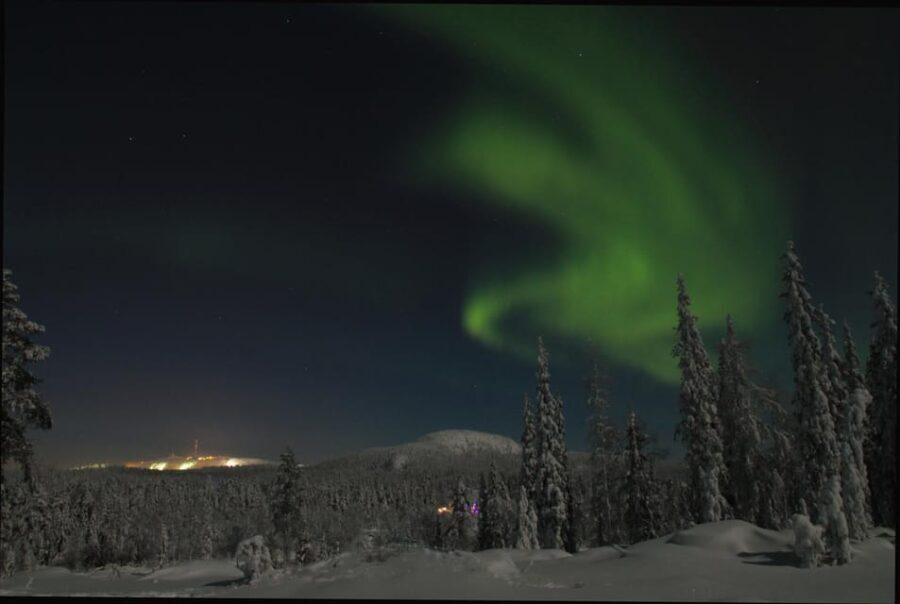 Ruka: Searching for the northern lights with snowshoes - What You’ll Experience Step-by-Step