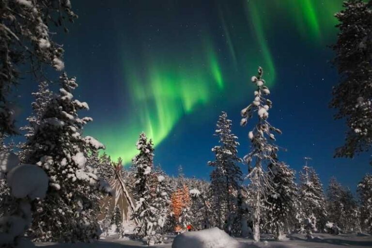 Saariselkä: Northern Lights Hunting Snowshoe Trip - The Sum Up