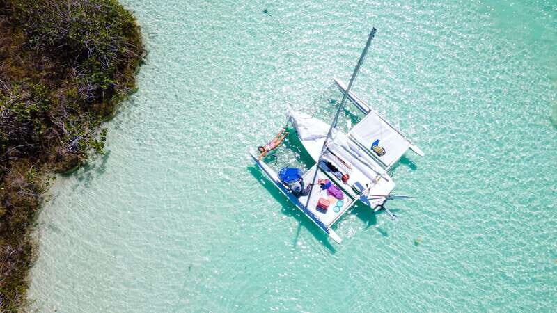 Sail for 4 hours in the most SECRET spot in Bacalar. INCLUDES Beach Club. - Who Should Consider This Tour?