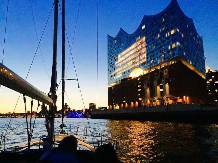 Sailing trip ''the Elbe by night", Hamburg/Elbe - Who Will Appreciate This Tour?