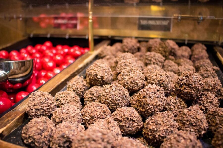 Saint-Germain-des-Prés: Pastry and Chocolate Walking Tour - A Deep Dive into the Saint-Germain-des-Prés Pastry and Chocolate Tour