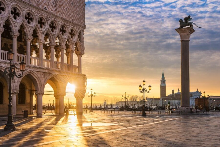 Saint Mark Basilica Priority Access & Audio Guide Option - The Guided vs. Audio Options