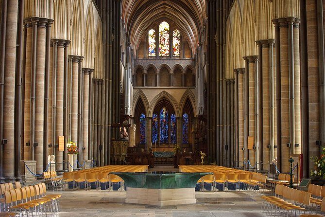Salisbury, Stonehenge, Bath and Windsor with Christmas Lunch - FAQs