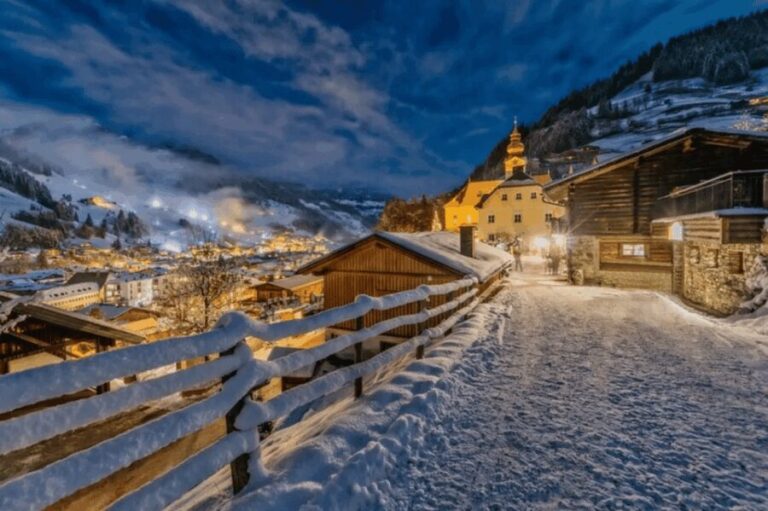Salzburg Christmas Market and City Highlights Evening Tour - The Value of This Experience