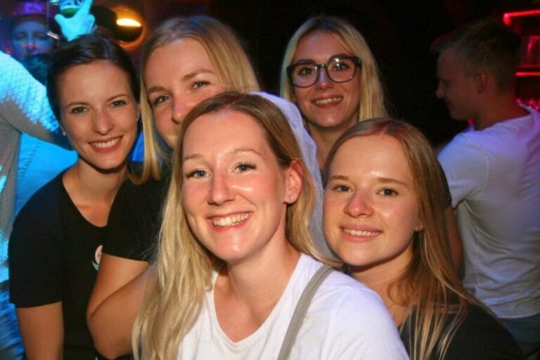 Salzburg: Pubcrawl Tour through best Bars and Clubs in Town - A Full Breakdown of the Salzburg Pubcrawl Experience