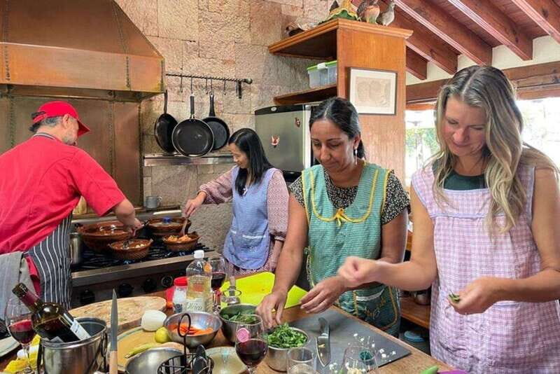 San Miguel de Allende: Mexican Cooking Class | Mole & Salsas