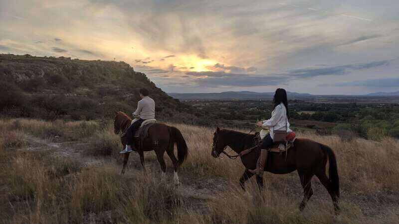 San Miguel: Romantic Horseback Riding at Sunset - What is Included and What to Consider