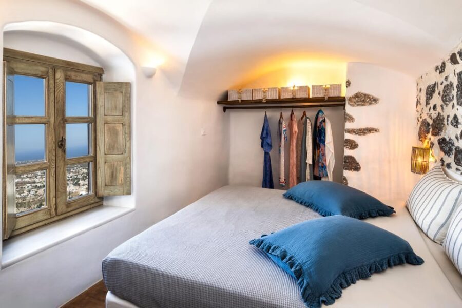 Santorini: 4-Day/3 nights Alternative historical experience - Who Is This Tour Best For?