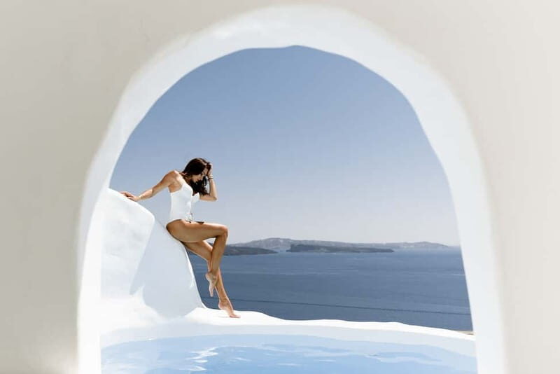 Santorini: Casual Photoshoot by Flying Dress Photo © - A Detailed Look at the Santorini Casual Photoshoot Experience