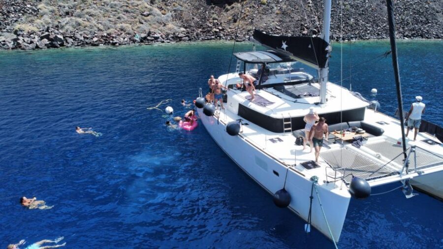 Santorini Catamaran Cruise with Swimming, Meal and Open Bar - Who Will Love This Tour?