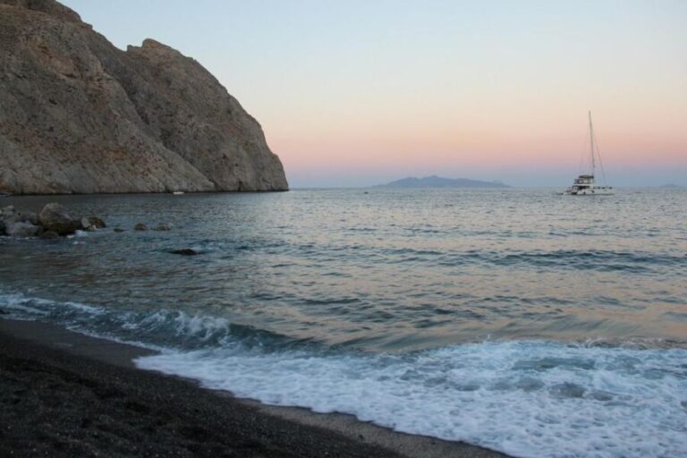 Santorini Fully Customizable Tour - Who Should Consider This Tour?