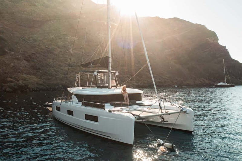 Santorini: Majestic Catamaran Cruise with Meal and Drinks - FAQ