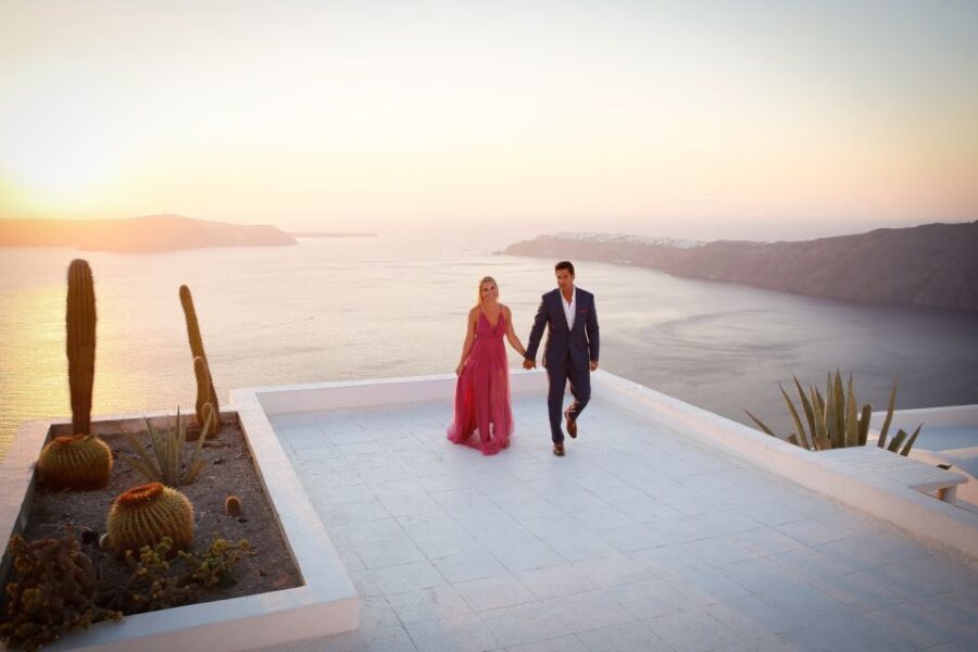 Santorini: Photo Shoot with a Private Vacation Photographer - Who Will Love This Experience?
