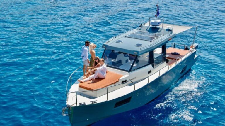 Santorini: Private Diamond 36 Motor Yacht Caldera Cruise - FAQ