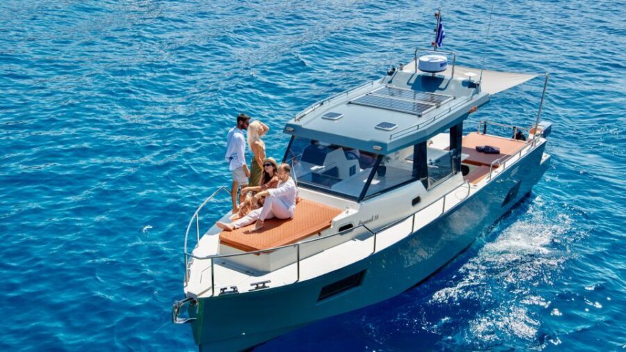 Santorini: Private Diamond 36 Motor Yacht Caldera Cruise - FAQ