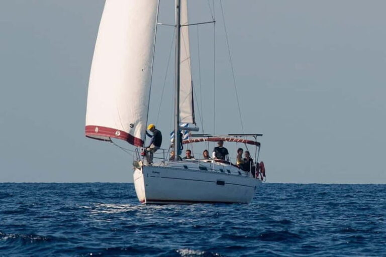 Santorini: Private Sailing Tour with Drinks & Meal Included - Who Should Consider This Tour?