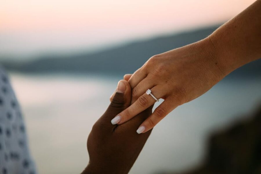 Santorini Proposal: A Luxury Photoshoot for Your Yes! Moment - A Closer Look at the Experience