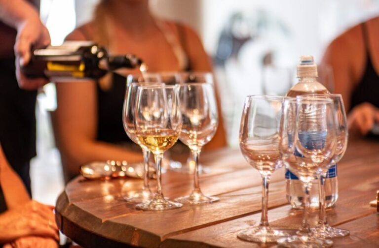 Santorini: Wine Tour with Sunset in Oia - A Closer Look at the Santorini Wine Tour
