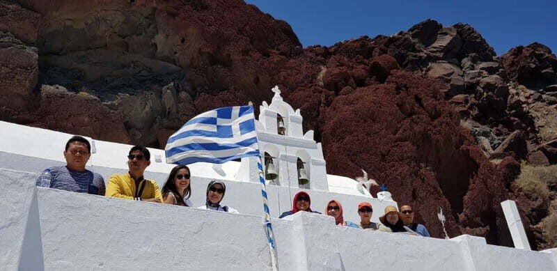 Santorini:Private Top Highlights & Hidden Gems Tour - Discovering Oia: The Queen of Santorini