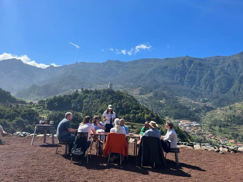 São Vicente Vineyard Visit With Traditional Lunch - Detailed Breakdown of the Experience