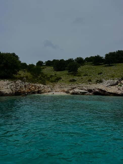 Sarandë Boat Tour with Free Beach Umbrella Access - Exploring the Itinerary in Detail